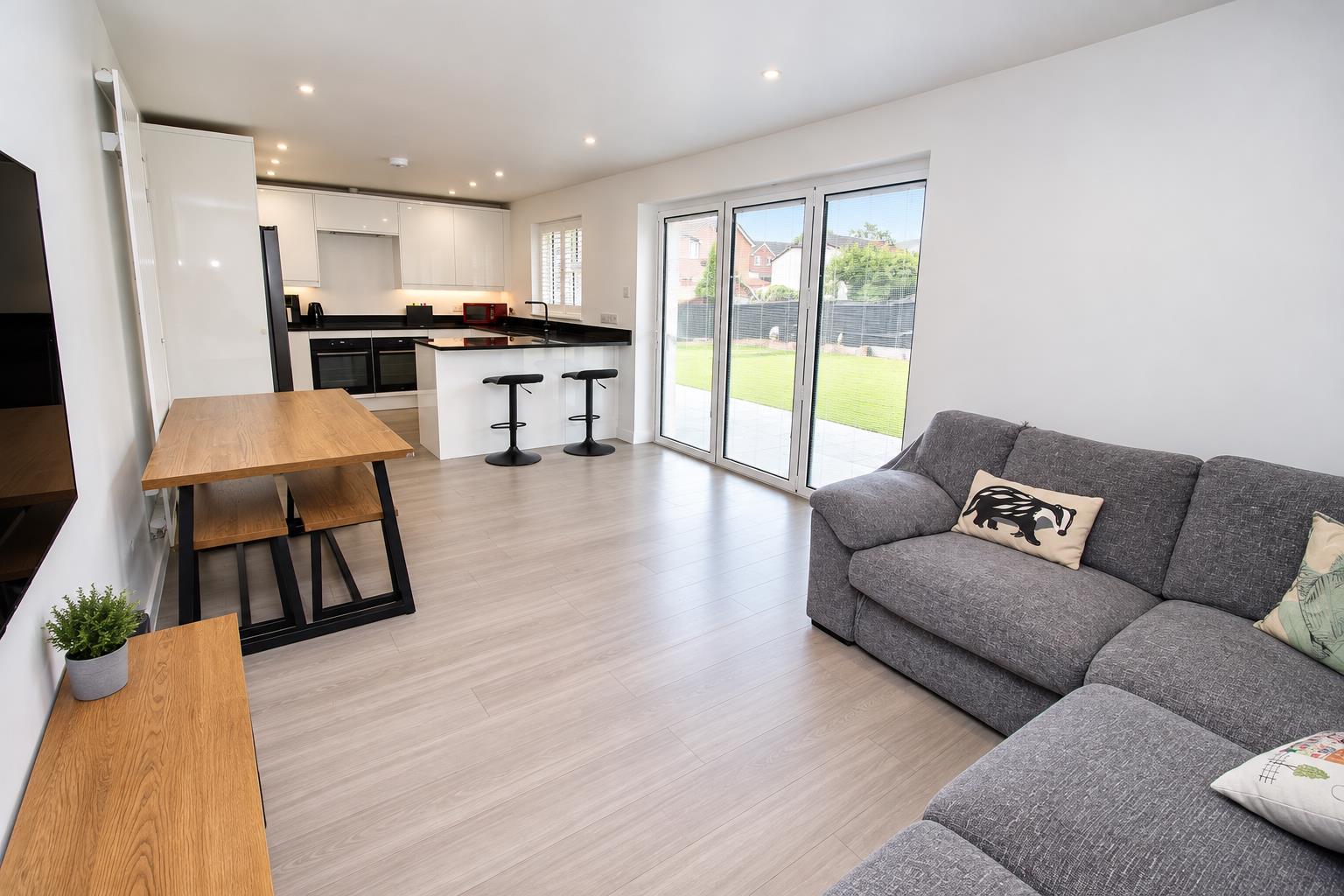 Simons Close, Tilehurst, Reading